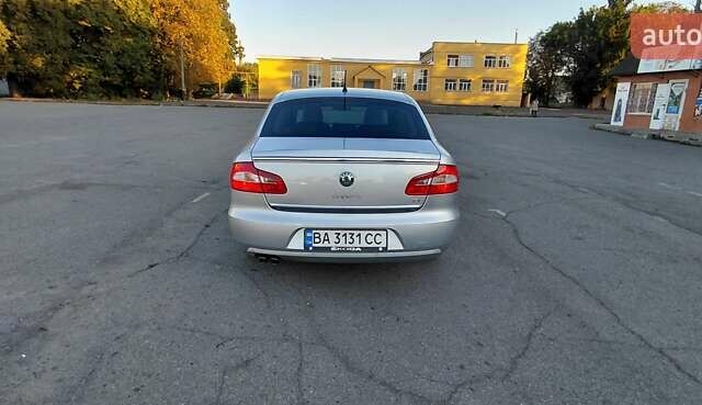 Серый Шкода Суперб, объемом двигателя 1.97 л и пробегом 378 тыс. км за 8500 $, фото 5 на Automoto.ua