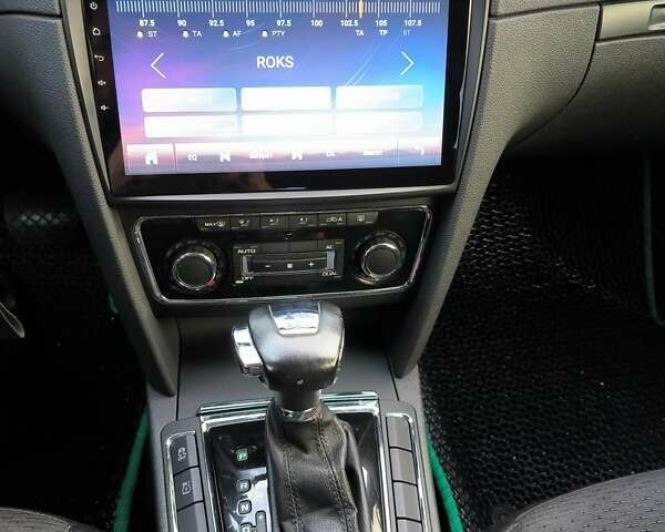 Серый Шкода Суперб, объемом двигателя 1.8 л и пробегом 230 тыс. км за 10000 $, фото 15 на Automoto.ua