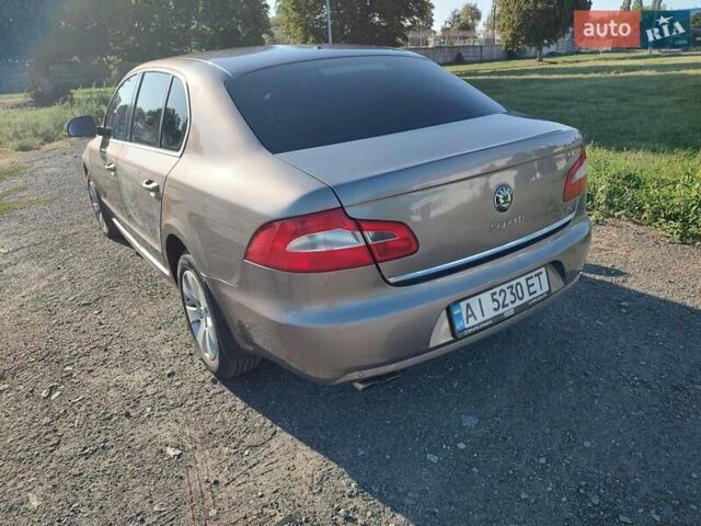 Серый Шкода Суперб, объемом двигателя 1.8 л и пробегом 311 тыс. км за 8200 $, фото 7 на Automoto.ua