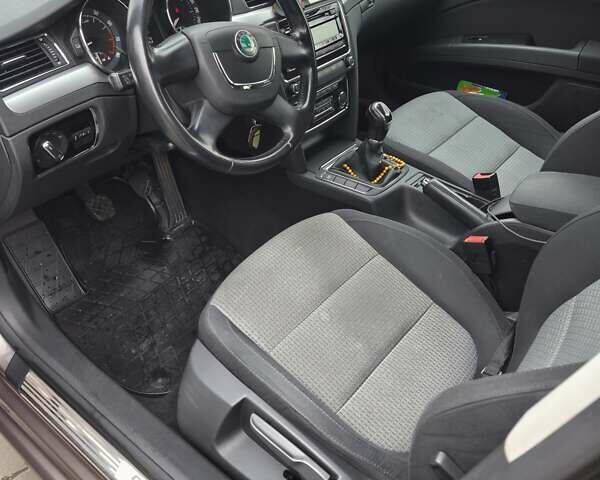 Серый Шкода Суперб, объемом двигателя 1.8 л и пробегом 140 тыс. км за 10800 $, фото 4 на Automoto.ua