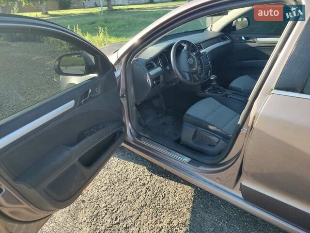 Серый Шкода Суперб, объемом двигателя 1.8 л и пробегом 311 тыс. км за 8200 $, фото 6 на Automoto.ua