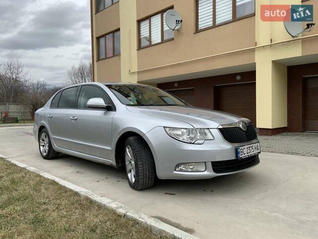 Серый Шкода Суперб, объемом двигателя 1.97 л и пробегом 293 тыс. км за 9600 $, фото 6 на Automoto.ua
