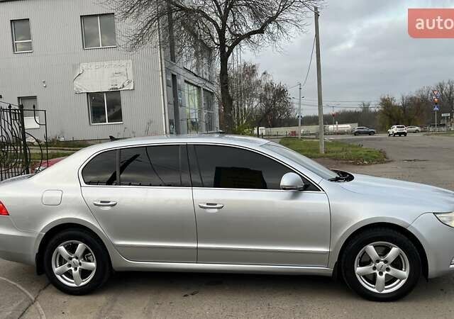 Сірий Шкода Суперб, об'ємом двигуна 2 л та пробігом 316 тис. км за 9300 $, фото 3 на Automoto.ua