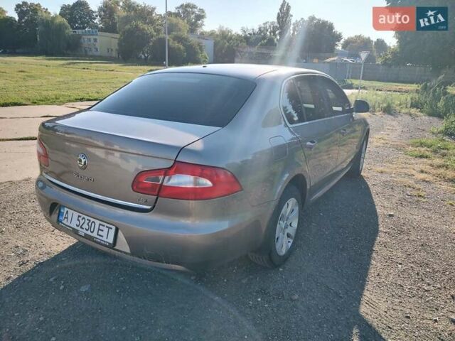 Серый Шкода Суперб, объемом двигателя 1.8 л и пробегом 311 тыс. км за 8200 $, фото 5 на Automoto.ua