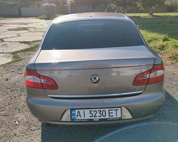 Серый Шкода Суперб, объемом двигателя 1.8 л и пробегом 311 тыс. км за 8200 $, фото 2 на Automoto.ua