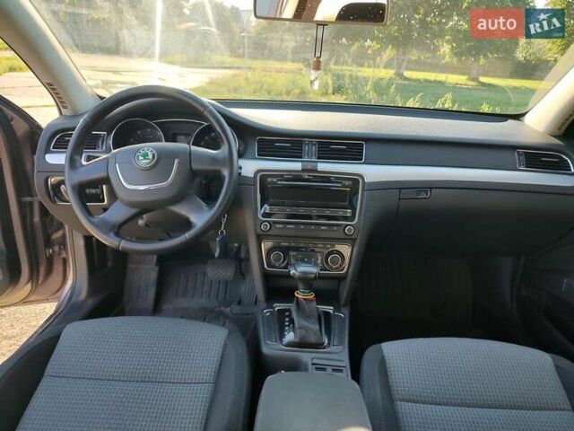 Серый Шкода Суперб, объемом двигателя 1.8 л и пробегом 311 тыс. км за 8200 $, фото 10 на Automoto.ua