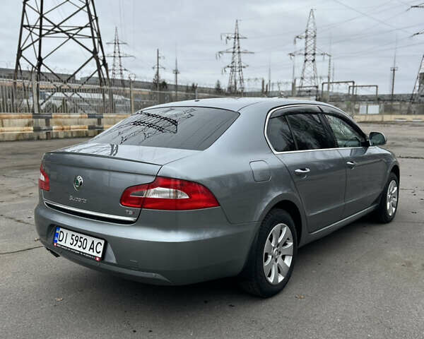 Серый Шкода Суперб, объемом двигателя 1.8 л и пробегом 193 тыс. км за 8200 $, фото 3 на Automoto.ua