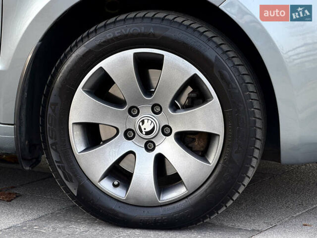 Серый Шкода Суперб, объемом двигателя 1.8 л и пробегом 235 тыс. км за 8800 $, фото 5 на Automoto.ua