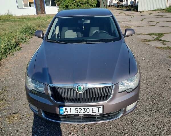 Серый Шкода Суперб, объемом двигателя 1.8 л и пробегом 311 тыс. км за 8200 $, фото 1 на Automoto.ua