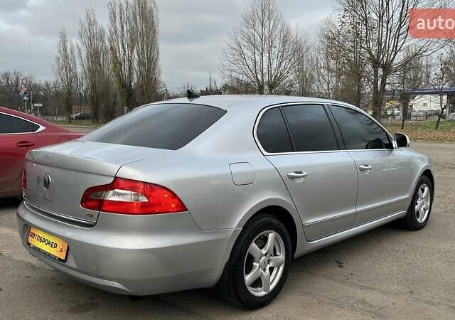 Сірий Шкода Суперб, об'ємом двигуна 2 л та пробігом 316 тис. км за 9300 $, фото 6 на Automoto.ua