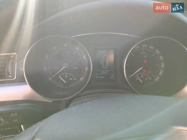 Серый Шкода Суперб, объемом двигателя 1.8 л и пробегом 311 тыс. км за 8200 $, фото 3 на Automoto.ua