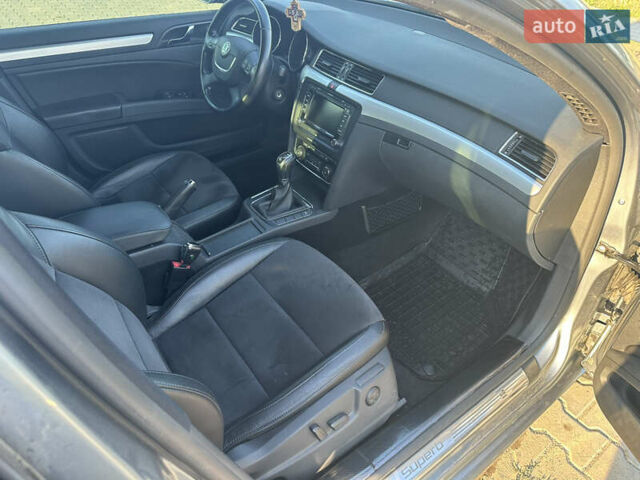 Сірий Шкода Суперб, об'ємом двигуна 1.97 л та пробігом 261 тис. км за 10600 $, фото 4 на Automoto.ua