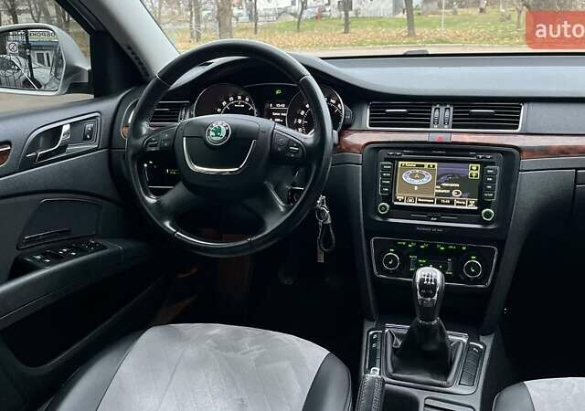 Сірий Шкода Суперб, об'ємом двигуна 2 л та пробігом 316 тис. км за 9300 $, фото 14 на Automoto.ua