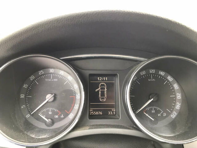 Серый Шкода Суперб, объемом двигателя 2 л и пробегом 255 тыс. км за 11300 $, фото 18 на Automoto.ua