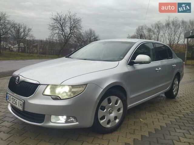 Серый Шкода Суперб, объемом двигателя 2 л и пробегом 280 тыс. км за 9500 $, фото 1 на Automoto.ua