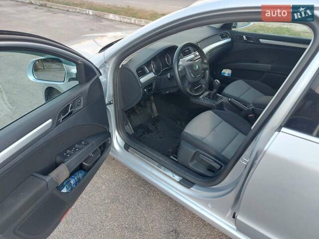 Серый Шкода Суперб, объемом двигателя 1.78 л и пробегом 73 тыс. км за 11300 $, фото 1 на Automoto.ua