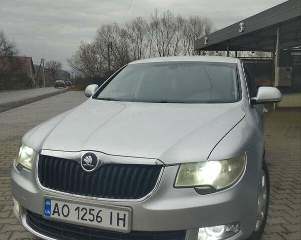 Серый Шкода Суперб, объемом двигателя 2 л и пробегом 280 тыс. км за 9500 $, фото 2 на Automoto.ua