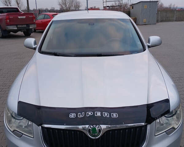 Серый Шкода Суперб, объемом двигателя 1.8 л и пробегом 184 тыс. км за 9700 $, фото 12 на Automoto.ua