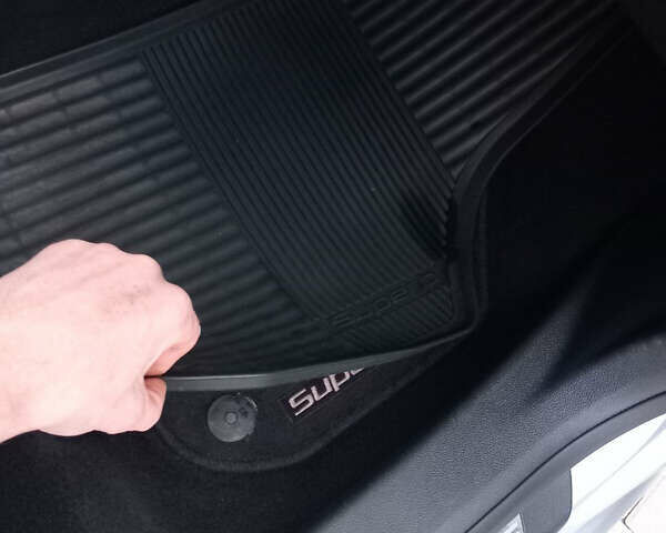 Серый Шкода Суперб, объемом двигателя 1.8 л и пробегом 184 тыс. км за 9700 $, фото 50 на Automoto.ua