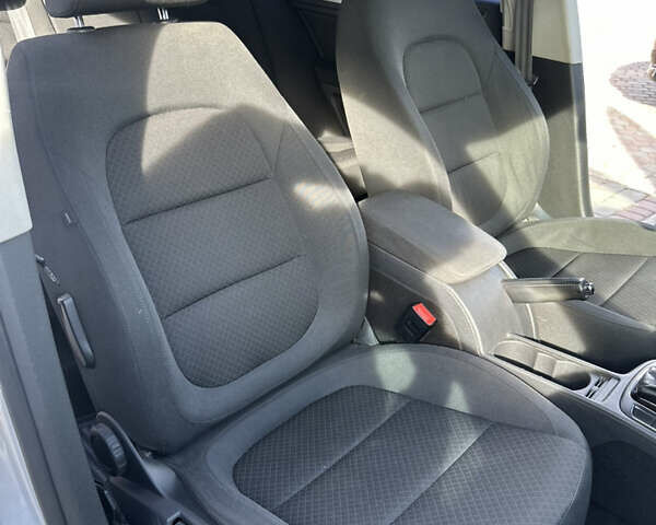 Шкода Суперб 2013 у Чернівцях на Automoto.ua Сірий Шкода Суперб, об'ємом двигуна 0 л та пробігом 161 тис. км за 9300 $, фото 12 на Automoto.ua