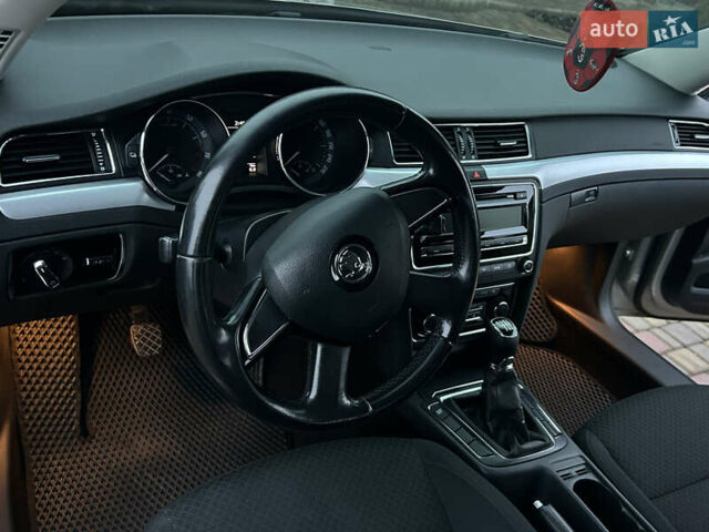 Серый Шкода Суперб, объемом двигателя 1.8 л и пробегом 230 тыс. км за 10300 $, фото 19 на Automoto.ua