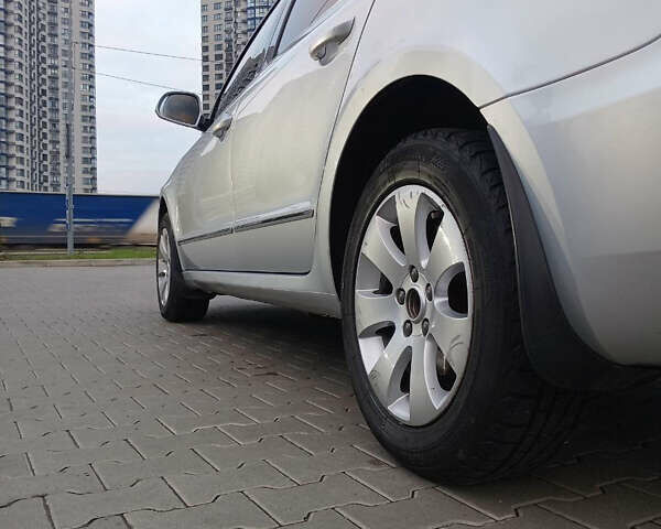 Серый Шкода Суперб, объемом двигателя 1.8 л и пробегом 184 тыс. км за 9700 $, фото 24 на Automoto.ua