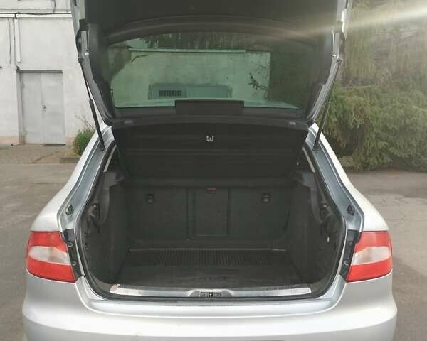 Серый Шкода Суперб, объемом двигателя 1.8 л и пробегом 146 тыс. км за 12000 $, фото 9 на Automoto.ua