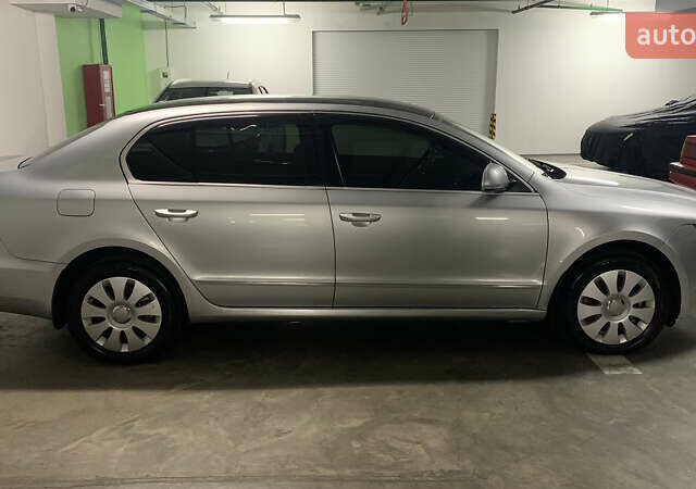 Серый Шкода Суперб, объемом двигателя 1.8 л и пробегом 292 тыс. км за 9200 $, фото 1 на Automoto.ua