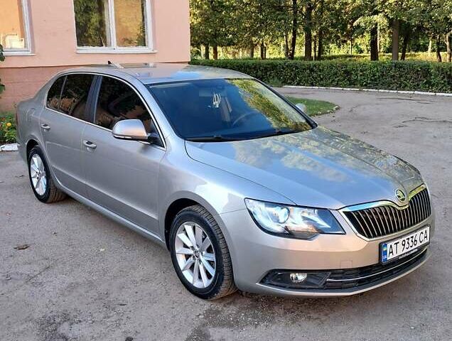 Сірий Шкода Суперб, об'ємом двигуна 2 л та пробігом 174 тис. км за 13300 $, фото 5 на Automoto.ua