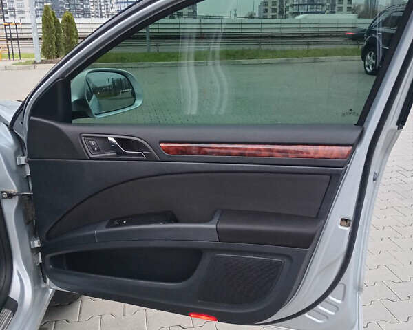 Серый Шкода Суперб, объемом двигателя 1.8 л и пробегом 184 тыс. км за 9700 $, фото 70 на Automoto.ua