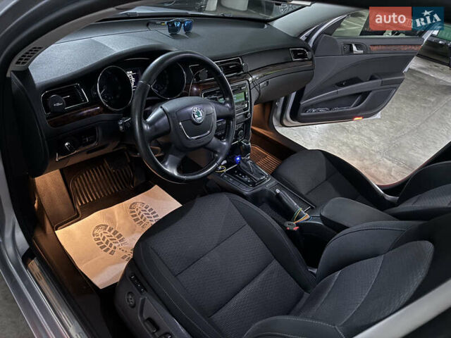 Серый Шкода Суперб, объемом двигателя 1.8 л и пробегом 292 тыс. км за 9200 $, фото 7 на Automoto.ua