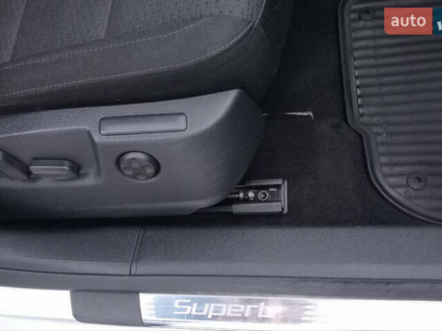 Серый Шкода Суперб, объемом двигателя 1.8 л и пробегом 184 тыс. км за 9700 $, фото 60 на Automoto.ua