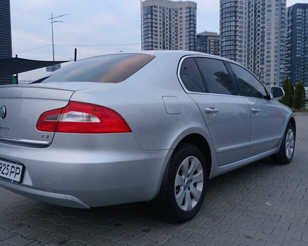 Серый Шкода Суперб, объемом двигателя 1.8 л и пробегом 184 тыс. км за 9700 $, фото 22 на Automoto.ua