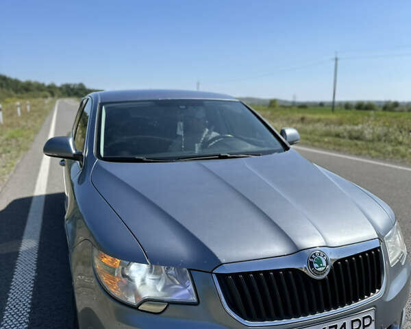 Серый Шкода Суперб, объемом двигателя 1.6 л и пробегом 301 тыс. км за 10500 $, фото 4 на Automoto.ua
