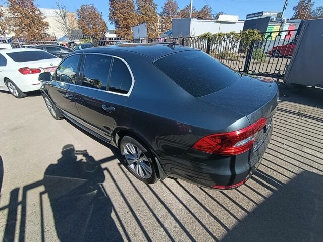 Сірий Шкода Суперб, об'ємом двигуна 2 л та пробігом 320 тис. км за 290 $, фото 7 на Automoto.ua