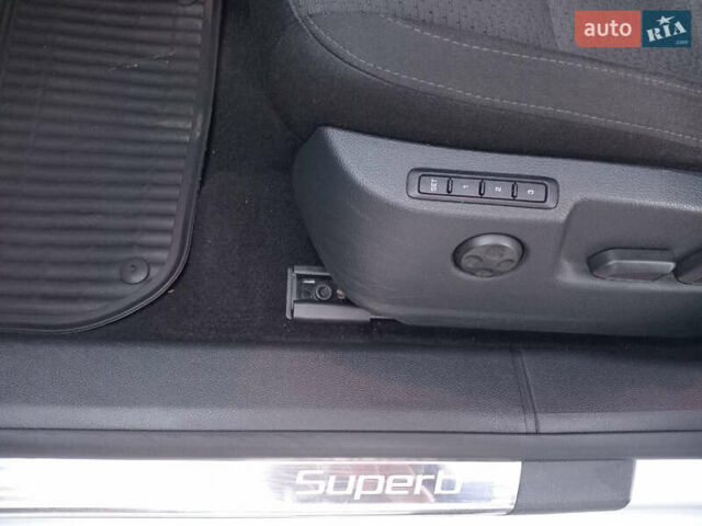 Серый Шкода Суперб, объемом двигателя 1.8 л и пробегом 184 тыс. км за 9700 $, фото 44 на Automoto.ua