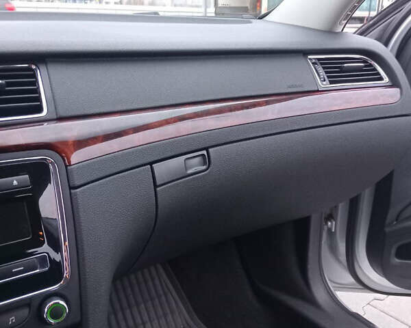 Серый Шкода Суперб, объемом двигателя 1.8 л и пробегом 184 тыс. км за 9700 $, фото 59 на Automoto.ua