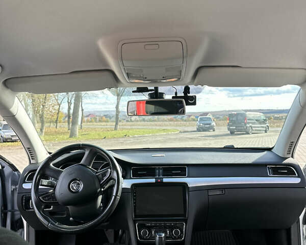 Шкода Суперб 2013 у Чернівцях на Automoto.ua Сірий Шкода Суперб, об'ємом двигуна 0 л та пробігом 161 тис. км за 9300 $, фото 9 на Automoto.ua