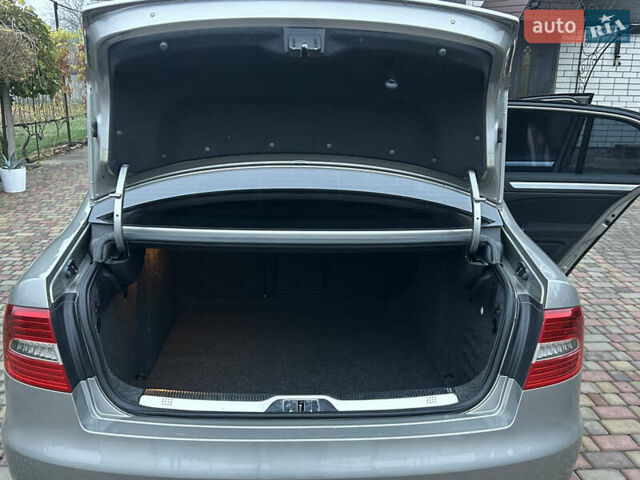 Серый Шкода Суперб, объемом двигателя 1.8 л и пробегом 230 тыс. км за 10300 $, фото 13 на Automoto.ua