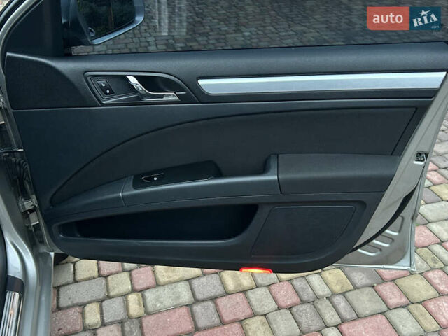 Серый Шкода Суперб, объемом двигателя 1.8 л и пробегом 230 тыс. км за 10300 $, фото 9 на Automoto.ua