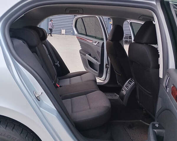 Серый Шкода Суперб, объемом двигателя 1.8 л и пробегом 184 тыс. км за 9700 $, фото 40 на Automoto.ua