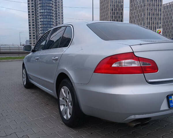 Серый Шкода Суперб, объемом двигателя 1.8 л и пробегом 184 тыс. км за 9700 $, фото 20 на Automoto.ua