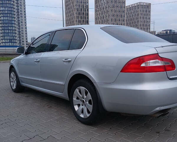 Серый Шкода Суперб, объемом двигателя 1.8 л и пробегом 184 тыс. км за 9700 $, фото 21 на Automoto.ua