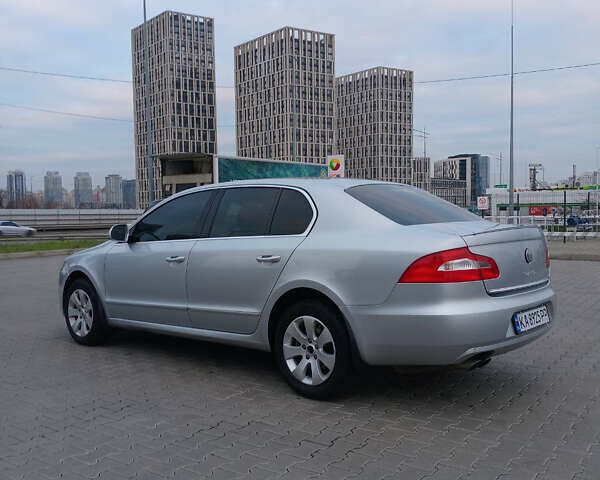 Серый Шкода Суперб, объемом двигателя 1.8 л и пробегом 184 тыс. км за 9700 $, фото 6 на Automoto.ua