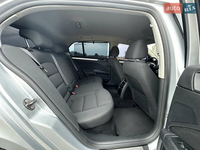 Серый Шкода Суперб, объемом двигателя 1.97 л и пробегом 281 тыс. км за 12900 $, фото 31 на Automoto.ua