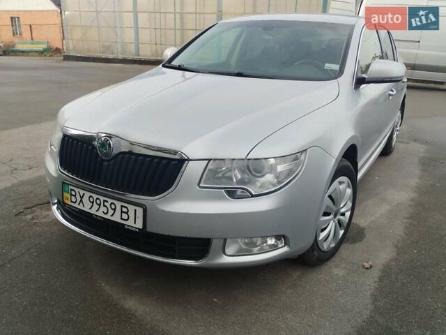 Серый Шкода Суперб, объемом двигателя 1.8 л и пробегом 146 тыс. км за 12000 $, фото 1 на Automoto.ua