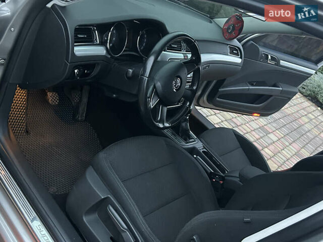 Серый Шкода Суперб, объемом двигателя 1.8 л и пробегом 230 тыс. км за 10300 $, фото 18 на Automoto.ua