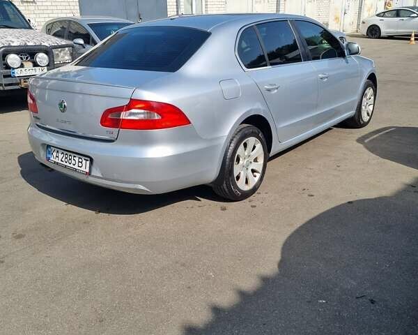 Сірий Шкода Суперб, об'ємом двигуна 1.8 л та пробігом 275 тис. км за 10300 $, фото 2 на Automoto.ua