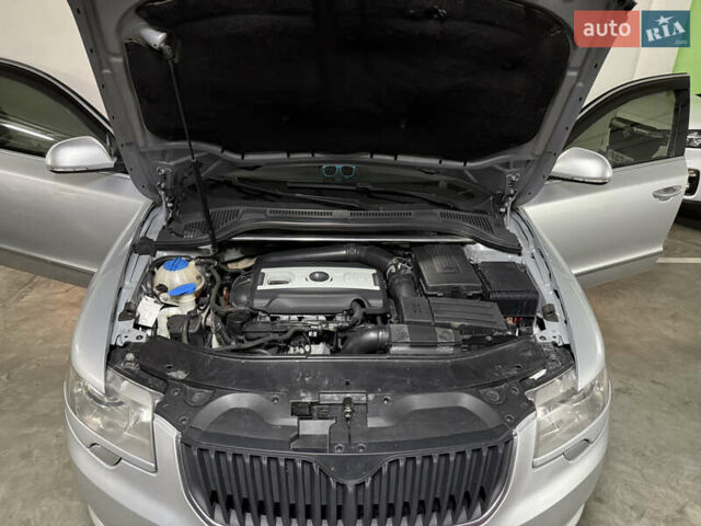 Серый Шкода Суперб, объемом двигателя 1.8 л и пробегом 292 тыс. км за 9200 $, фото 11 на Automoto.ua