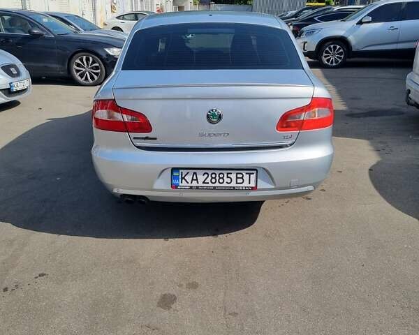 Сірий Шкода Суперб, об'ємом двигуна 1.8 л та пробігом 275 тис. км за 10300 $, фото 3 на Automoto.ua